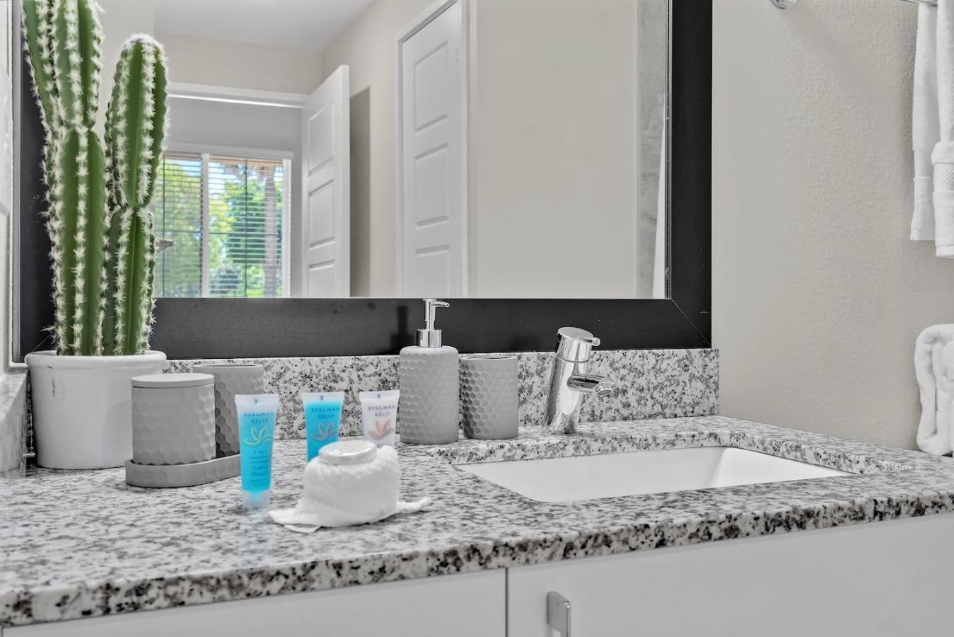Cozy Retreat 2 Bedroom Hideaway Moments From The Sand Boynton Beach Zewnętrze zdjęcie